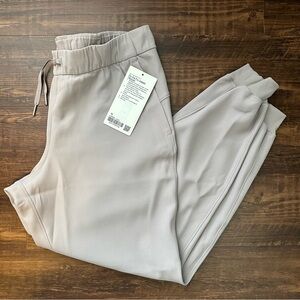 Lululemon On the Fly Jogger Woven Pants Size 10